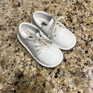 EUC L’Amour Tyler White Leather Lace Up Shoes Sz 7
